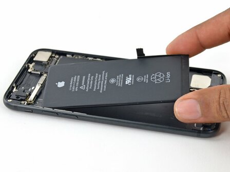 batterij iPhone 7 plus  origineel zelf vervangen